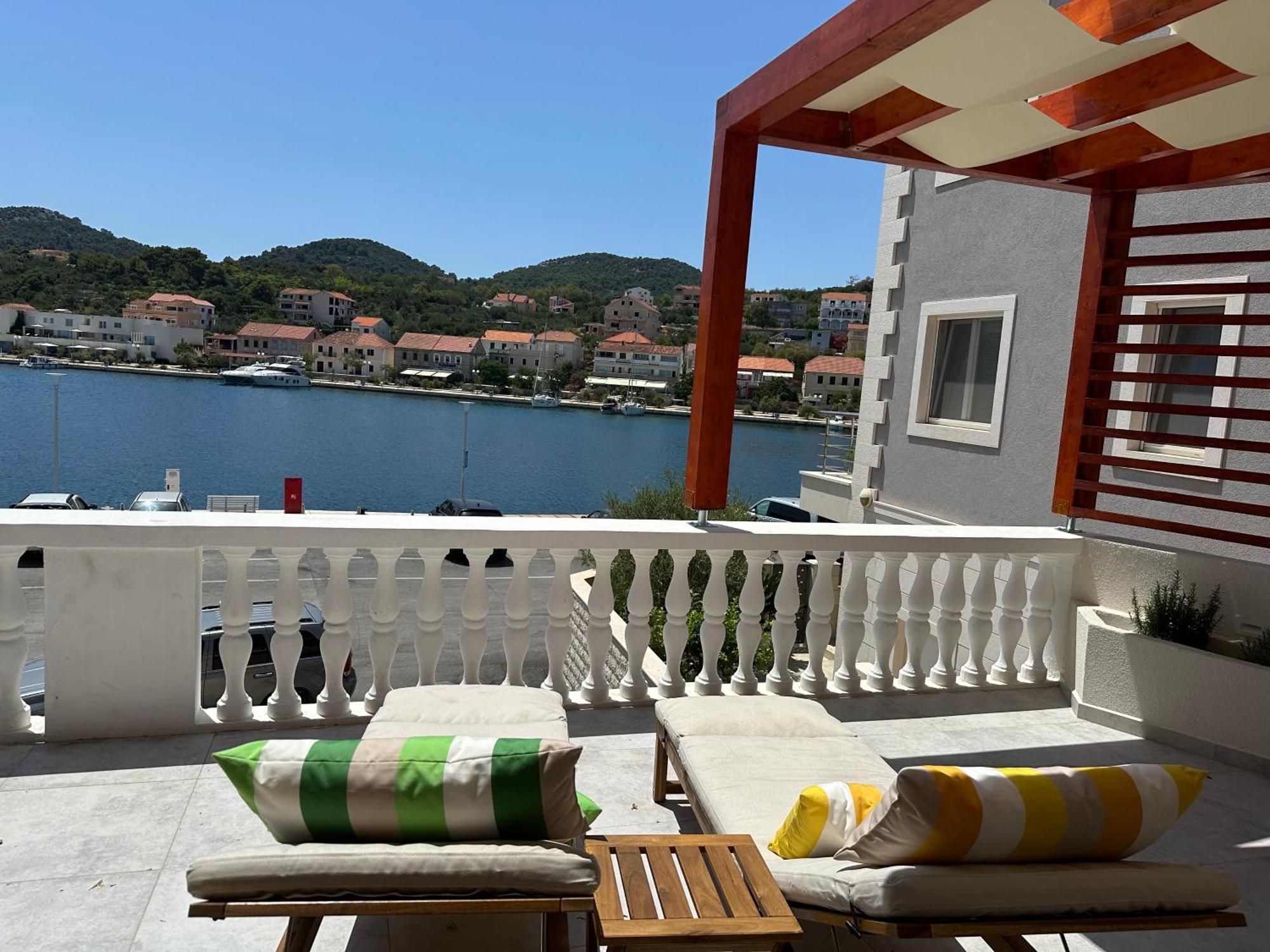 Seaview Apartment